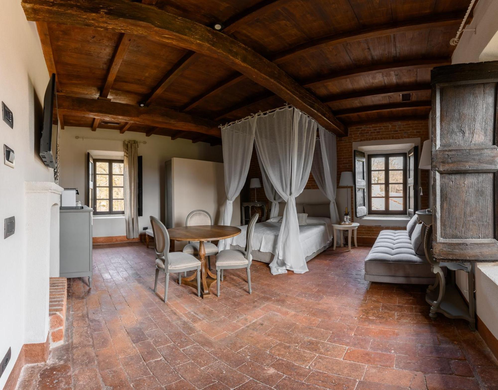 Castello Di Piovera Luaran gambar